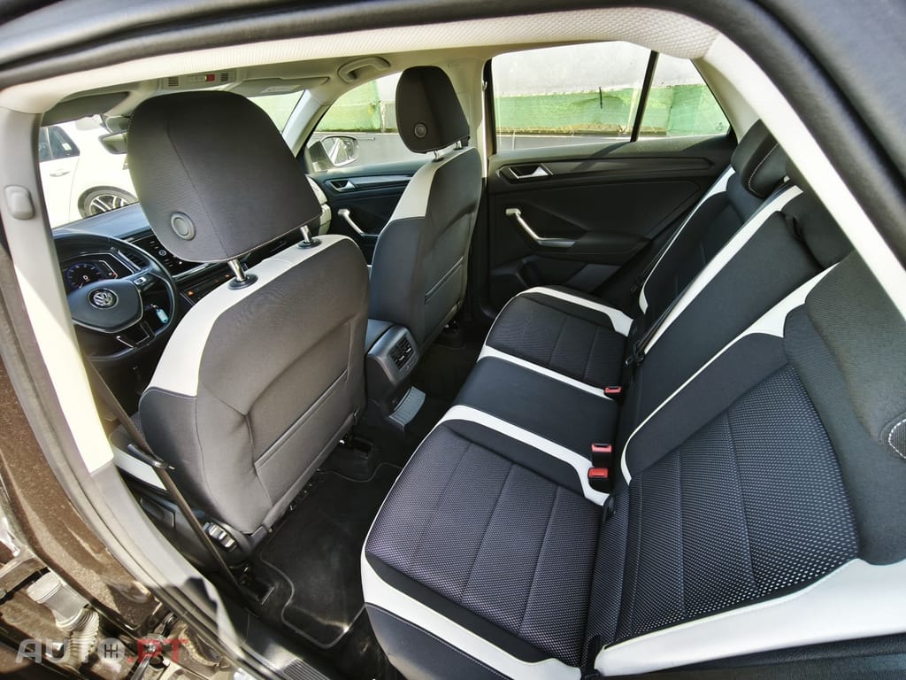 Volkswagen T-Roc 1.5 TSI Sport