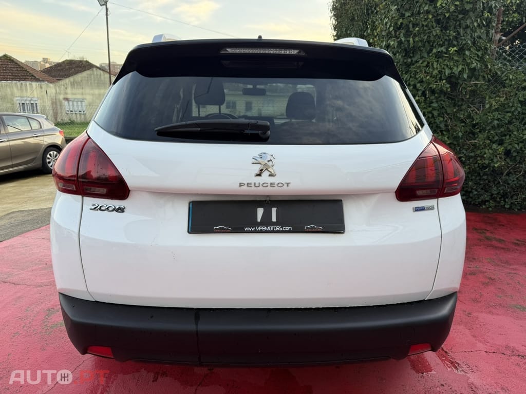 Peugeot 2008 1.2 PureTech Style