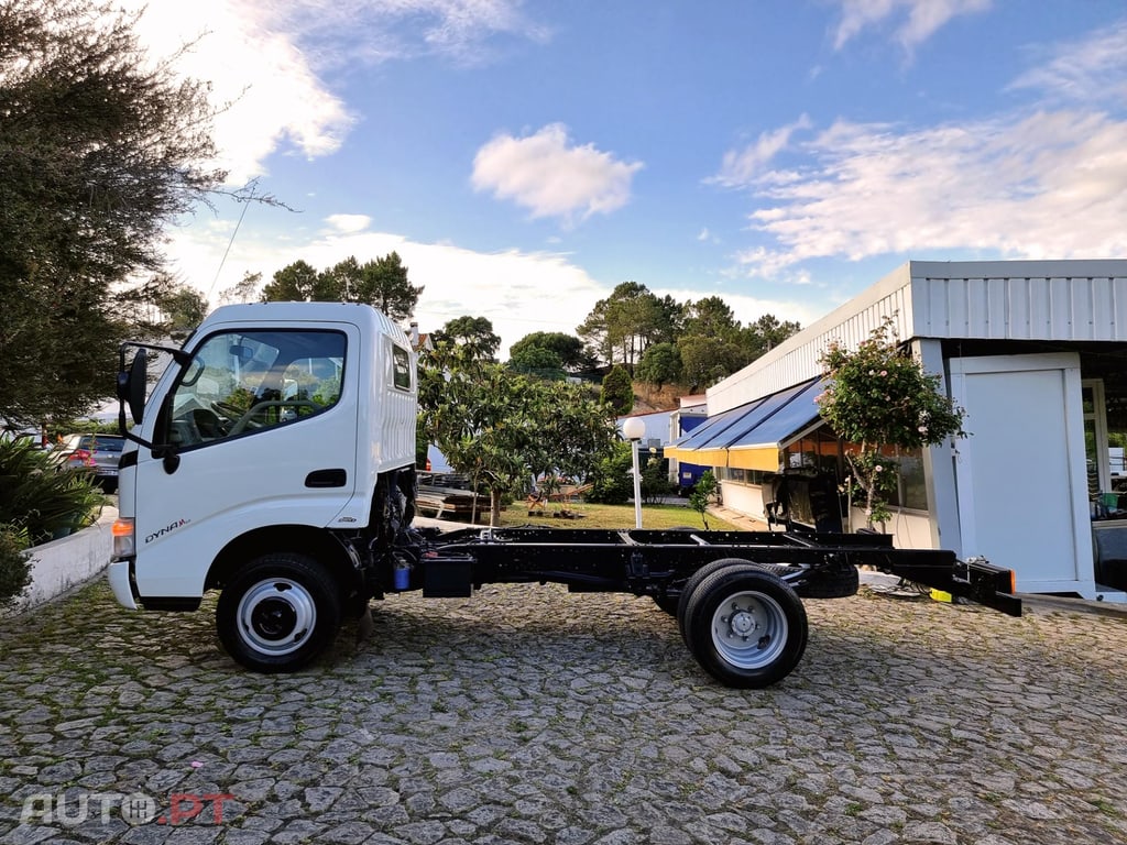 Toyota Dyna M 2.5 D-4D M CS 35.25