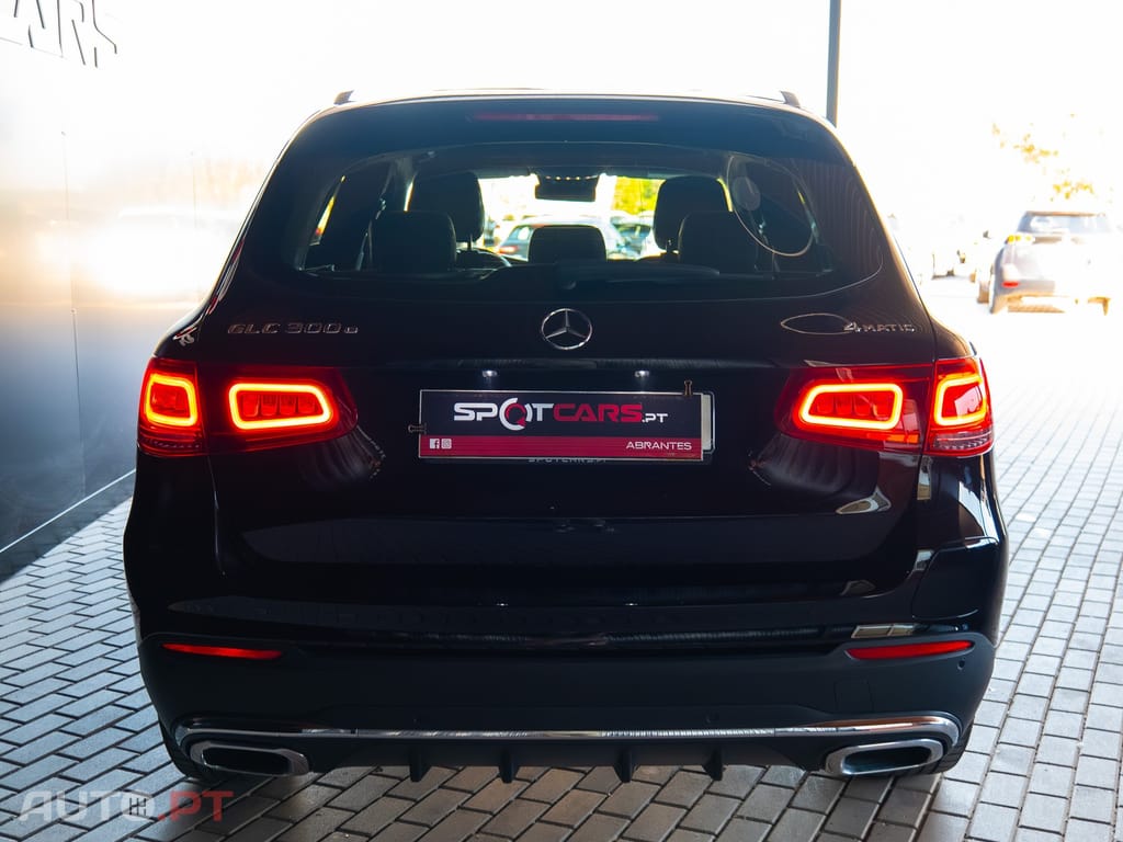 Mercedes-Benz GLC 300 e 4Matic 9G-TRONIC AMG Line