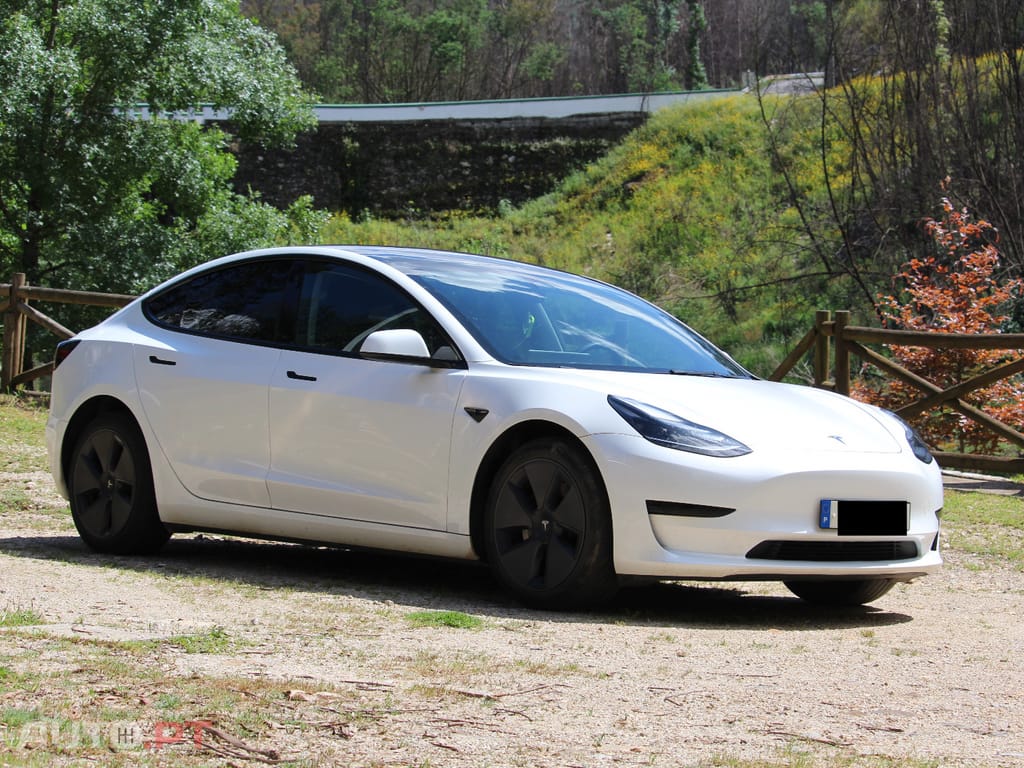 Tesla Model 3 Tração Traseira