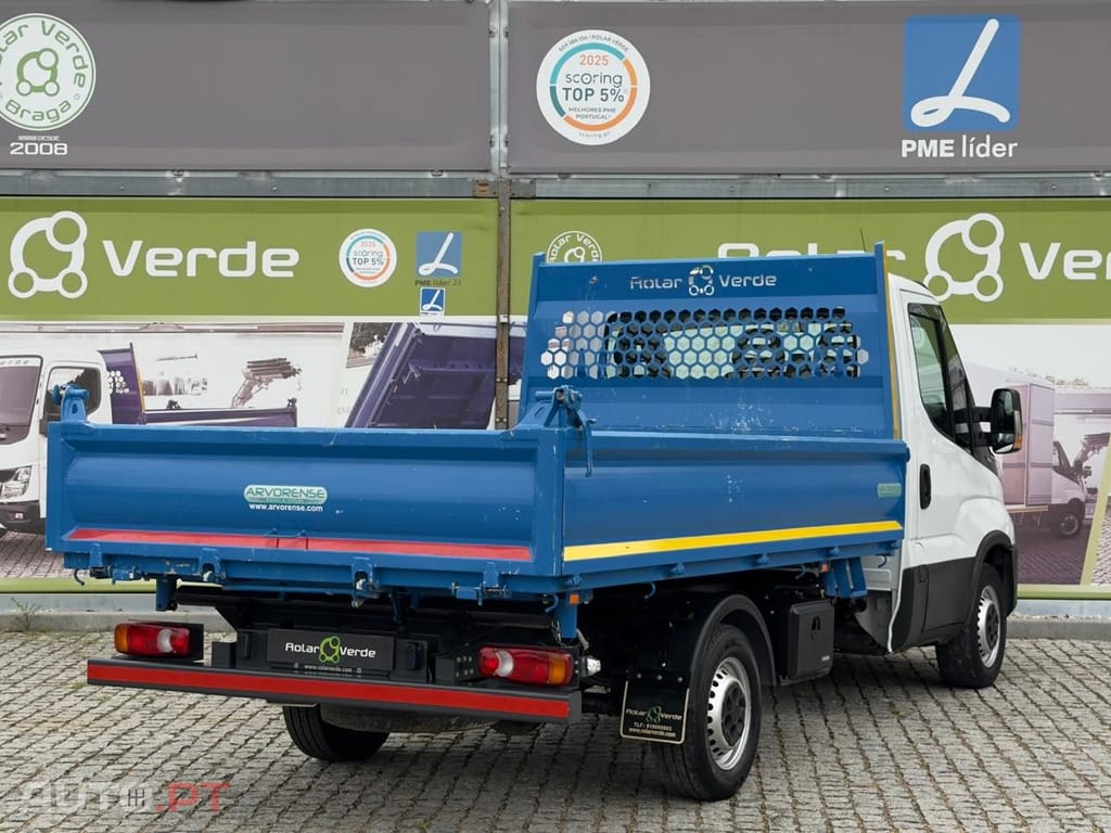 Iveco Daily BASCULA TRILATERAL