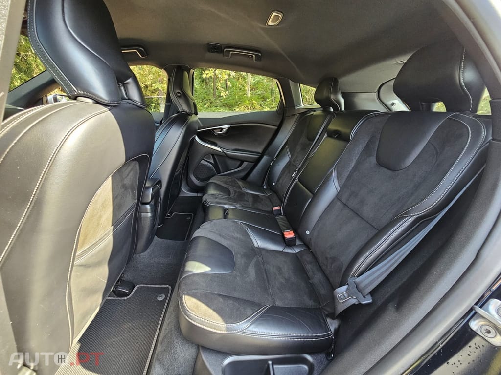 Volvo V40 1.6 D2 R-Design Momentum