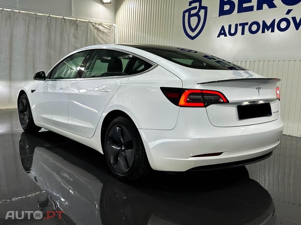 Tesla Model 3 Long-Range Dual Motor AWD