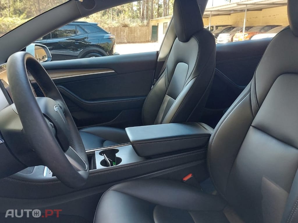 Tesla Model 3 Standard Range Plus RWD