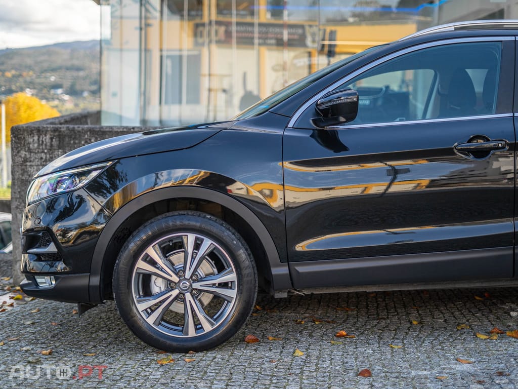 Nissan Qashqai 1.2 DIG-T N-Connecta 18