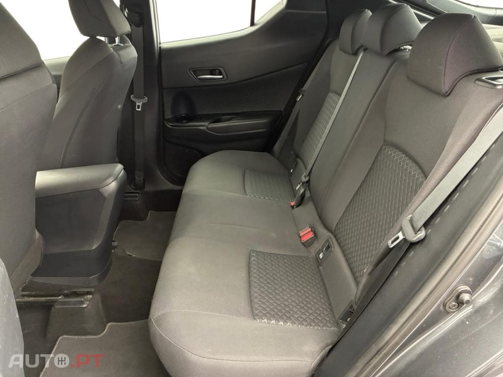 Toyota C-HR 1.8 Hybrid Dynamic Business