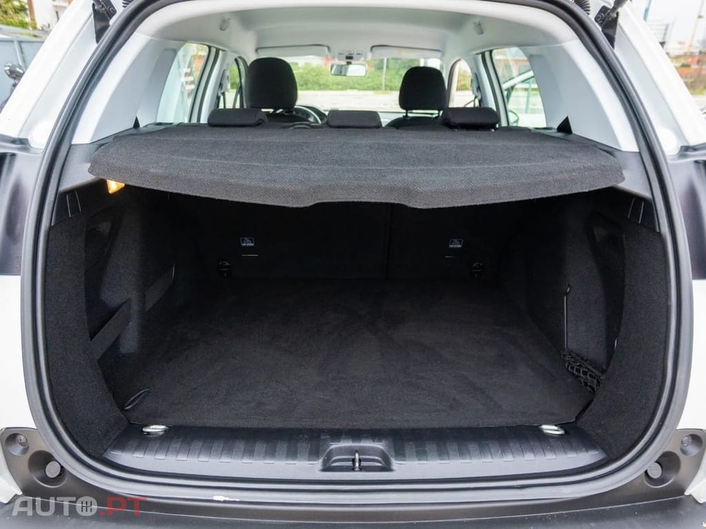 Peugeot 2008 PureTech 110 GPF Stop&Start EAT6 Signature