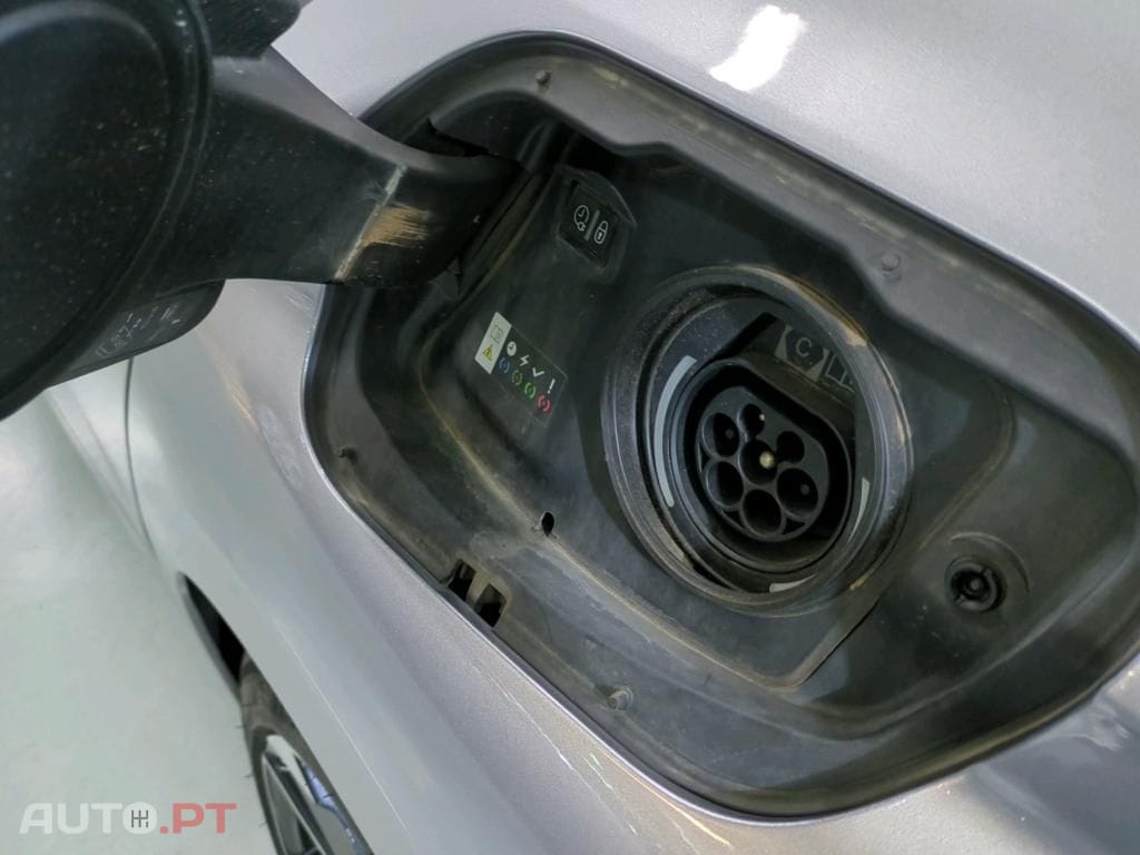 Peugeot 308 1.6 Hybrid Allure e-EAT8