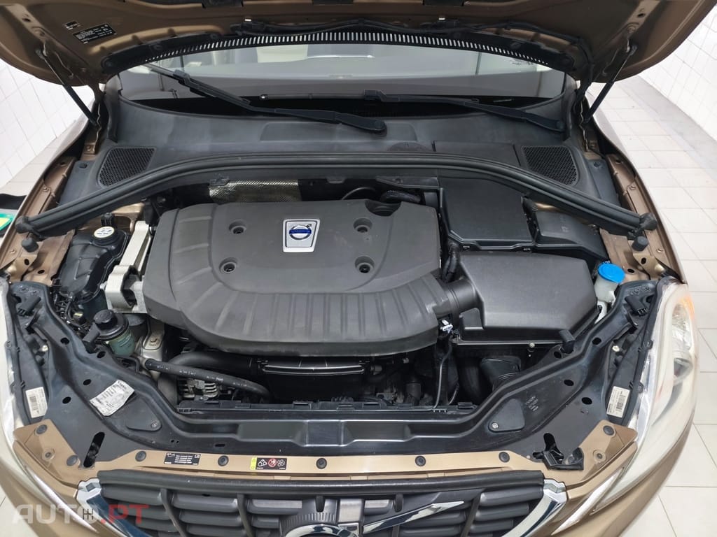 Volvo XC60 2.0 D4 DRIVe Momentum