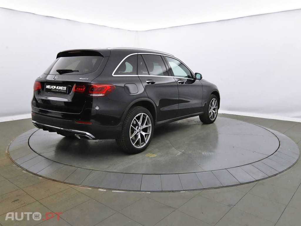 Mercedes-Benz GLC 300 e 4Matic 9G-TRONIC AMG Line