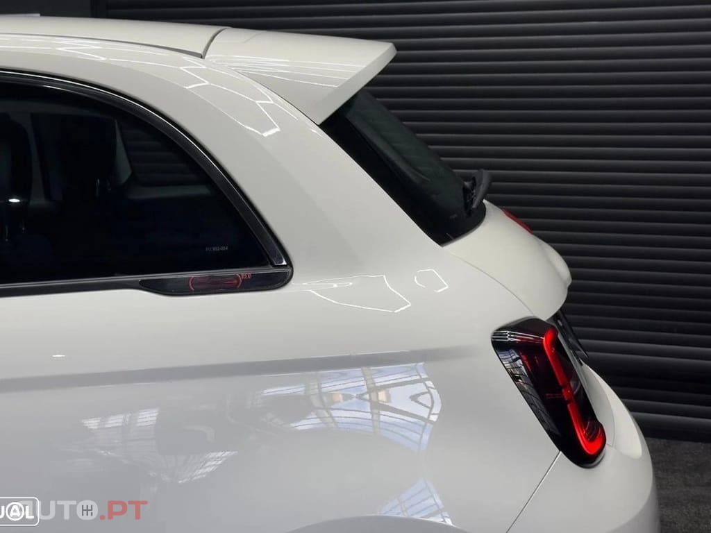 Fiat 500e 23,8kWh Red