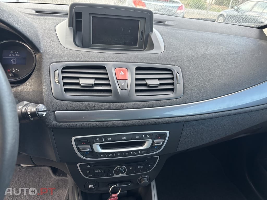 Renault Mégane Coupe 1.5 dCi Dynamique S — fotografia 10
