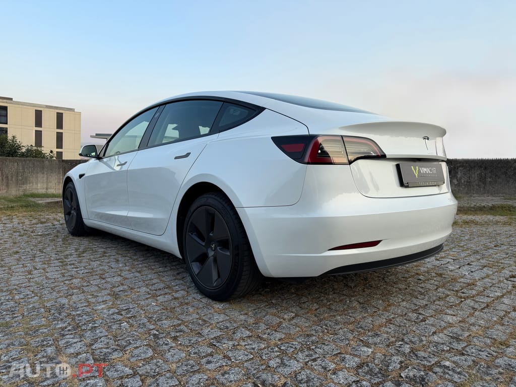 Tesla Model 3 RWD