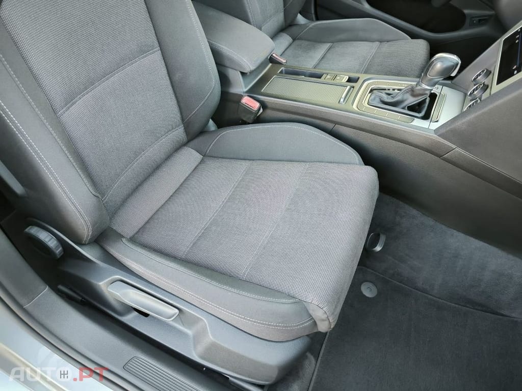 Volkswagen Passat 2.0 TDI Business P.DSG