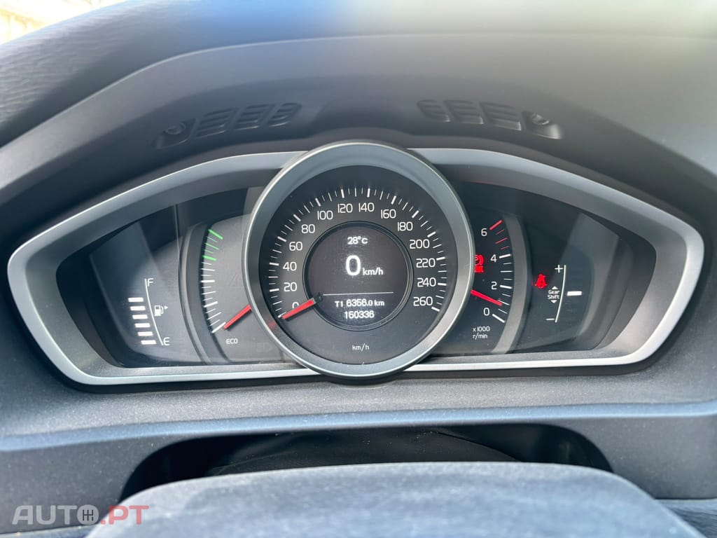 Volvo V40 2018