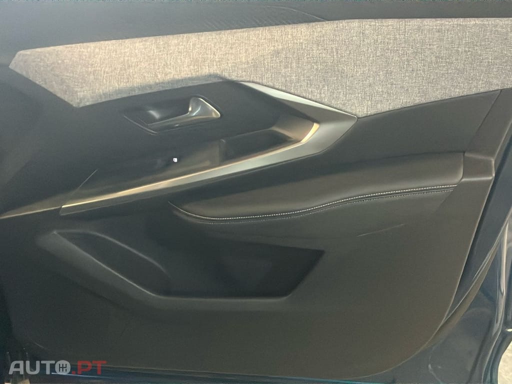 Peugeot 3008 1.2 Hybrid Allure e-DCS6
