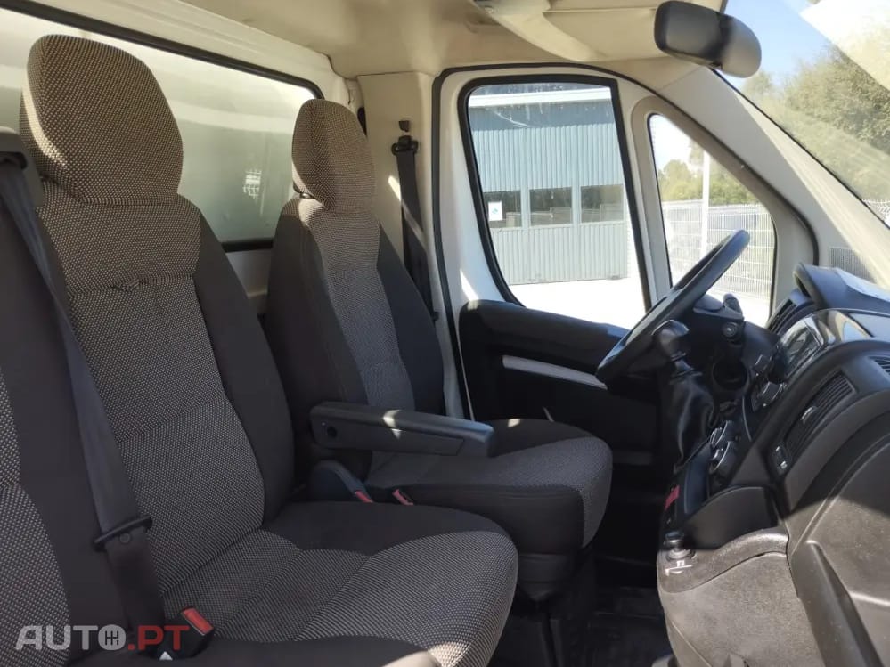 Peugeot Boxer 2.2 BLUE HDI ( CX CARGA BASCULANTE TRASEIRA)