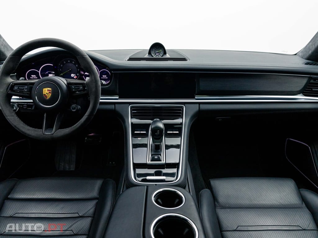 Porsche Panamera 4 E-Hybrid Platinum Edition