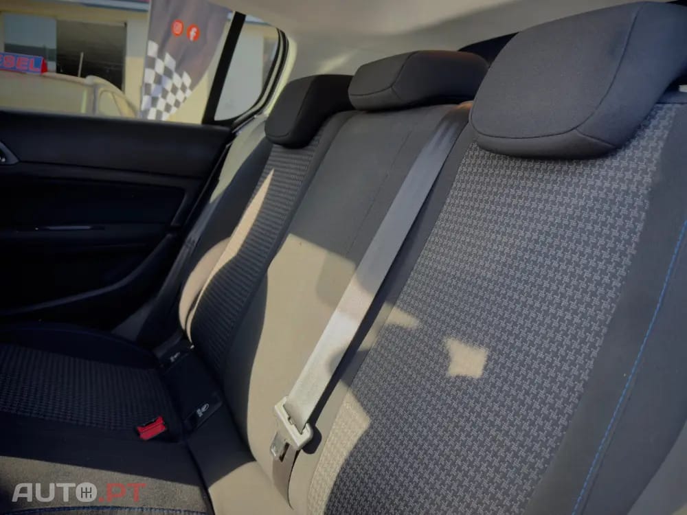 Peugeot 308 1.2 PureTech Allure EAT8
