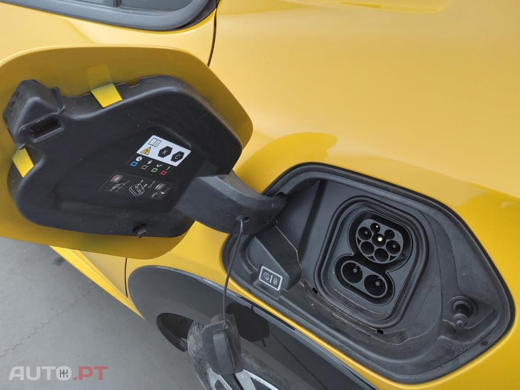 Peugeot E-208 50 kWh Active