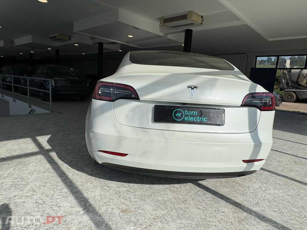 Tesla Model 3 Tração Traseira