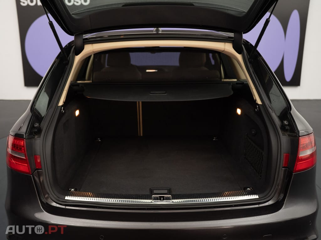 Audi A4 Avant 2.0 TDi S-line