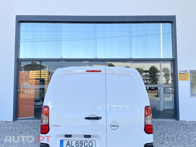 Opel Combo 3-lugares