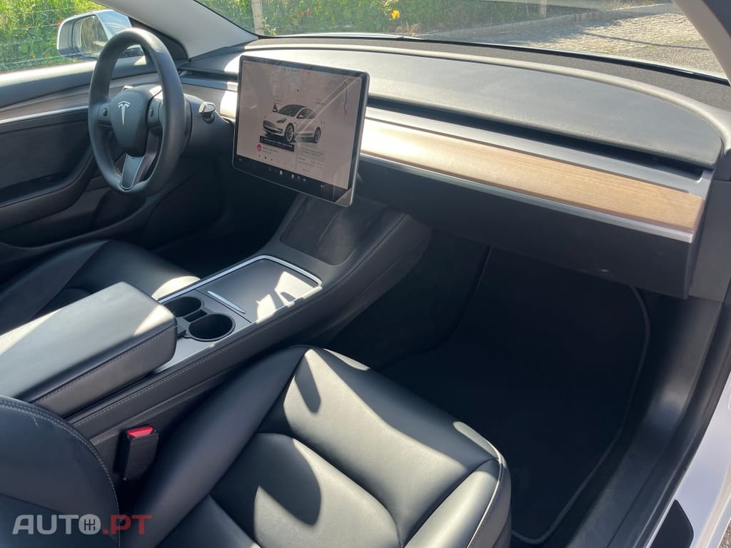 Tesla Model 3 Standard Range Plus RWD