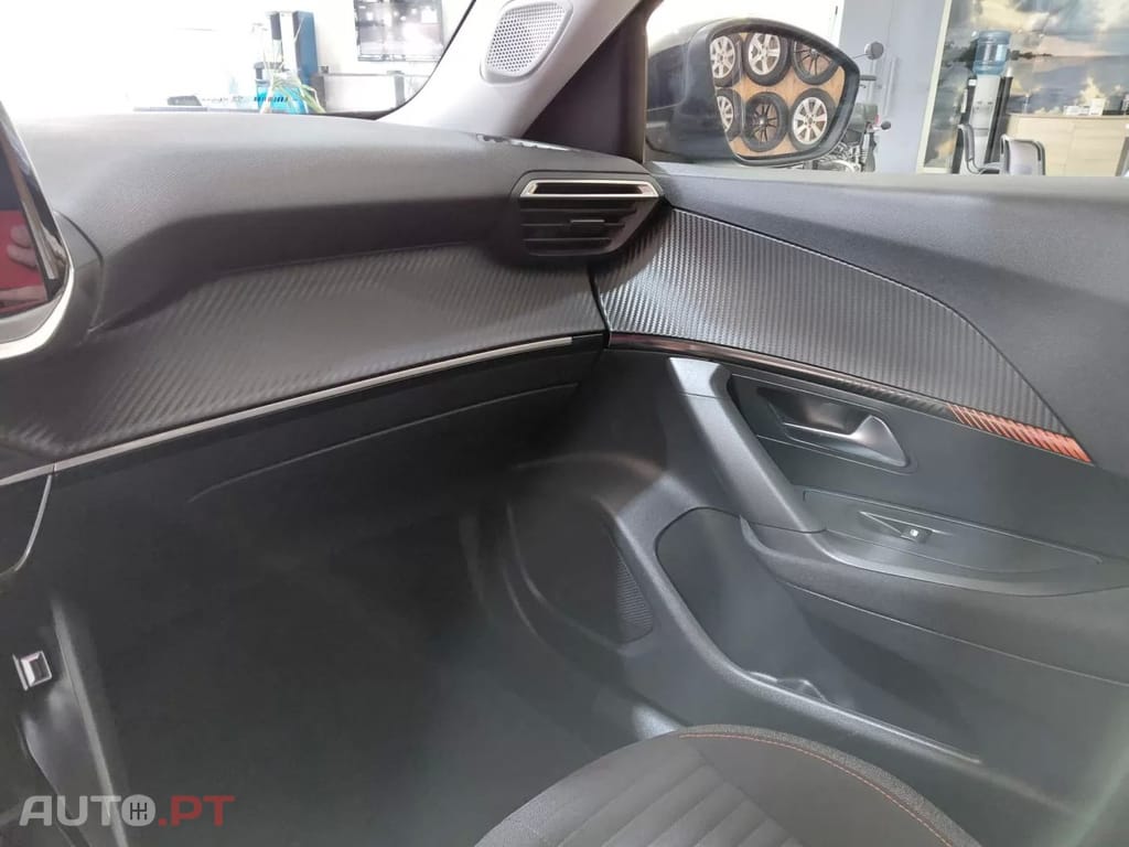 Peugeot 2008 1.2 PureTech Allure