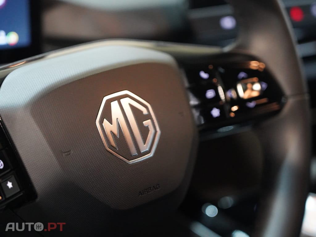 MG MG4 64 kWh Luxury