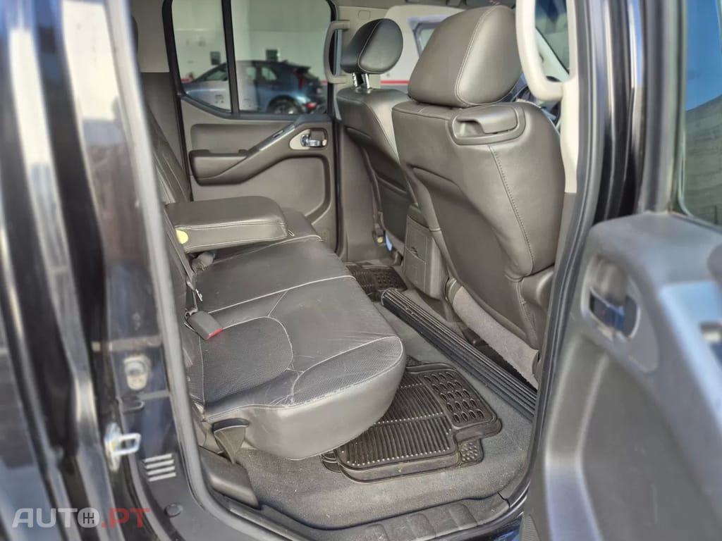 Nissan Navara 2.5 dCi CD LE Prem.+IT