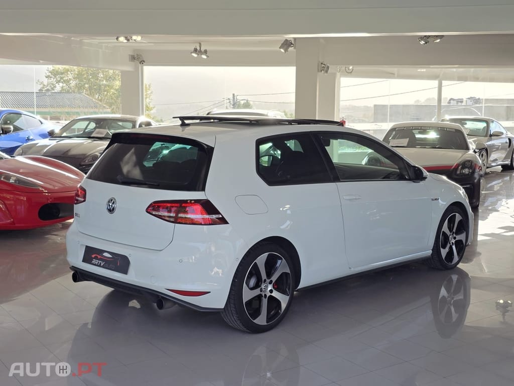 Volkswagen Golf 2.0 TSI GTI DSG