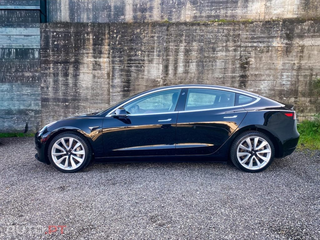 Tesla Model 3 Standard Range Plus RWD