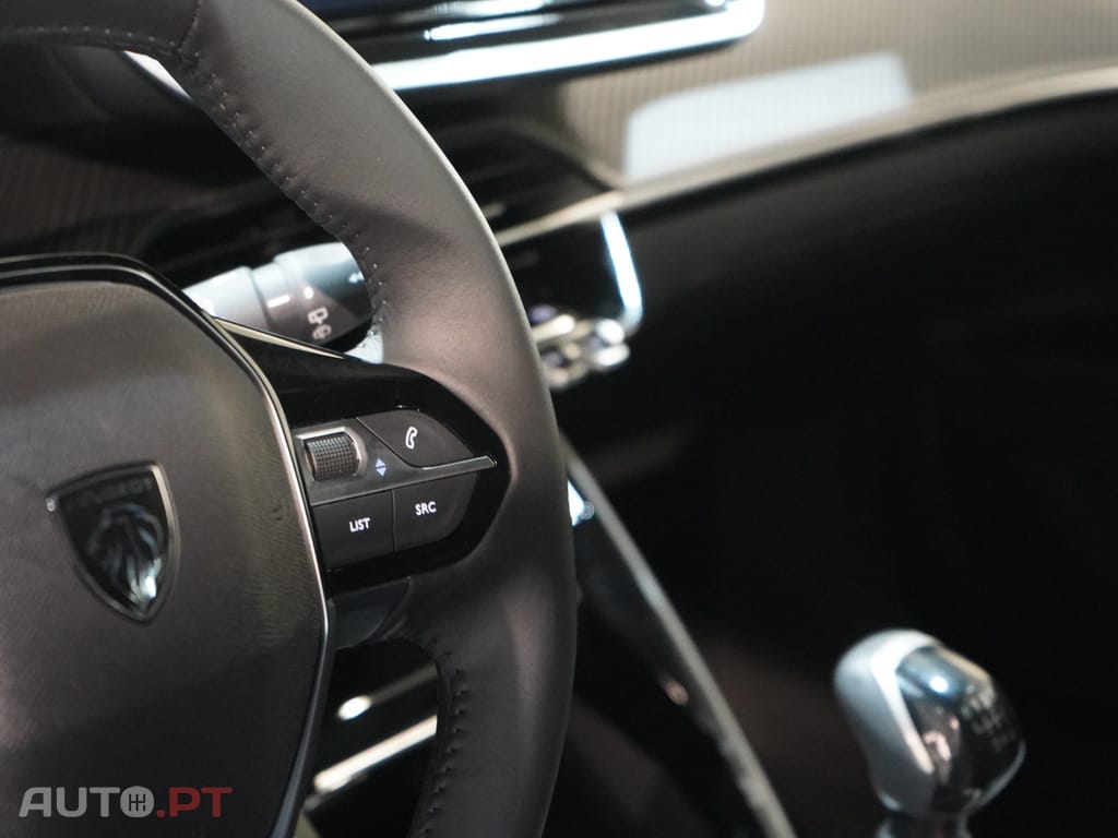 Peugeot 2008 1.2 PureTech Allure