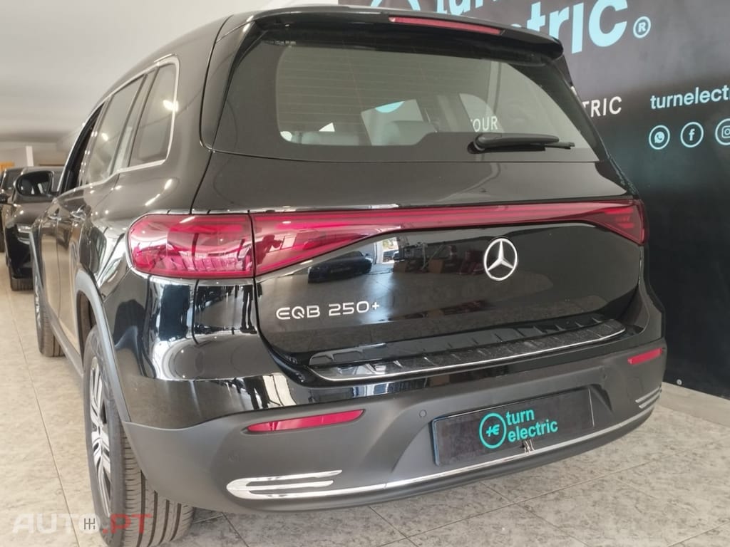 Mercedes-Benz EQB 250+