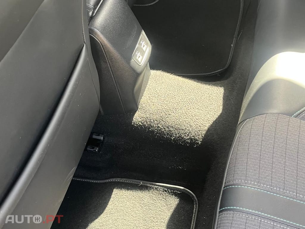 Peugeot 2008 1.2 PureTech Allure