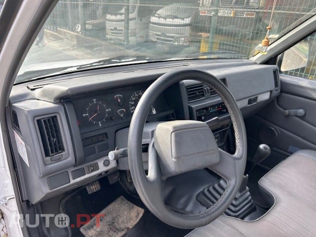 Nissan Pick Up D21 King Cab 2.5D 3Lugares