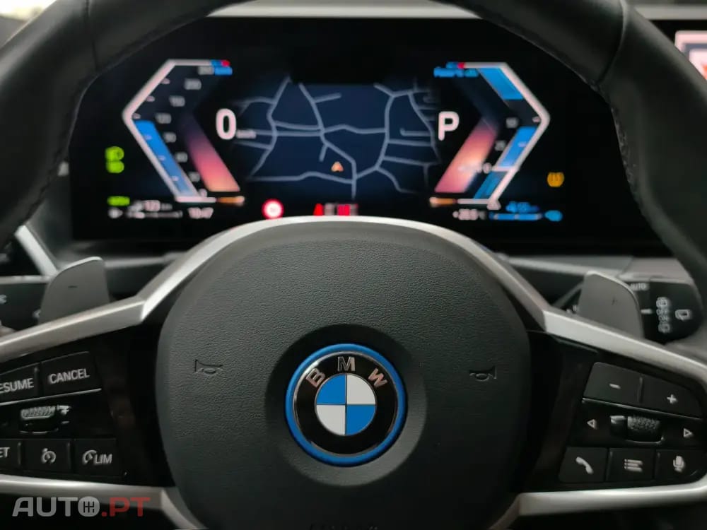 BMW 330 e Pack Desportivo M Pro Auto