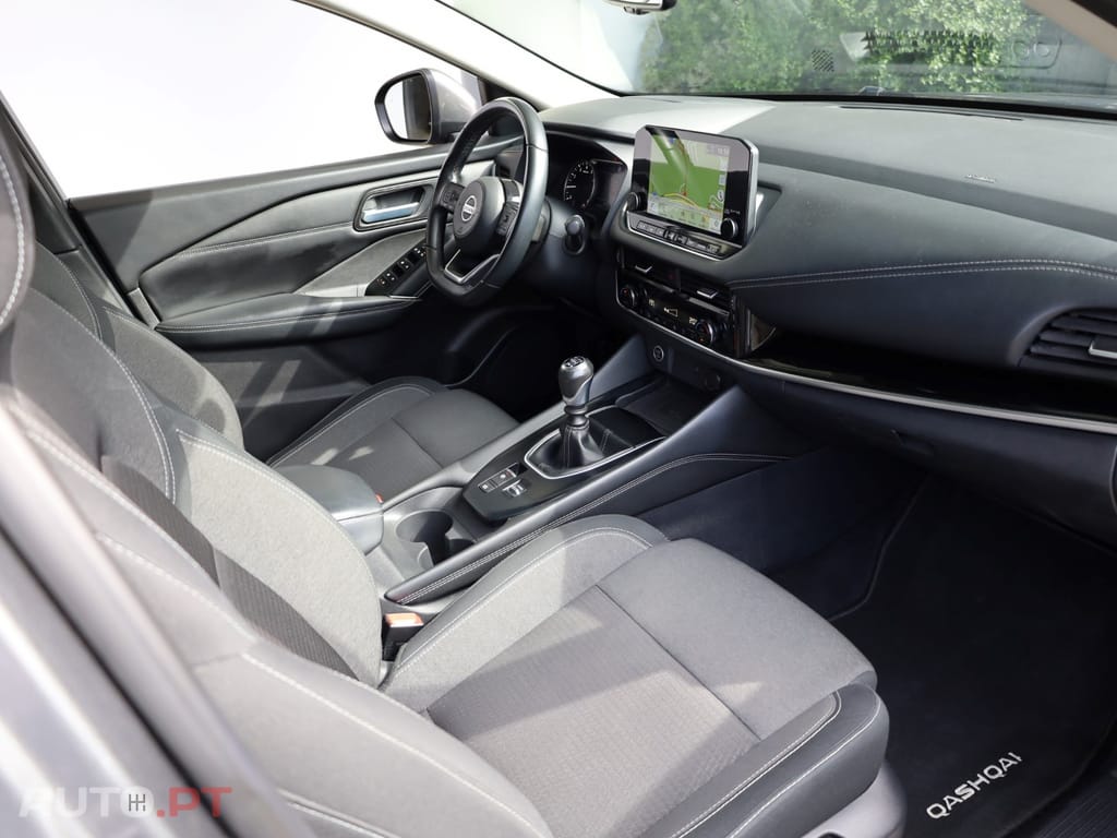 Nissan Qashqai 1.3 DIG-T N-Connecta J18