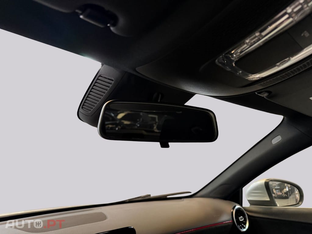 Mercedes-Benz A 250 AMG Premium I.V.A DEDUTIVEL