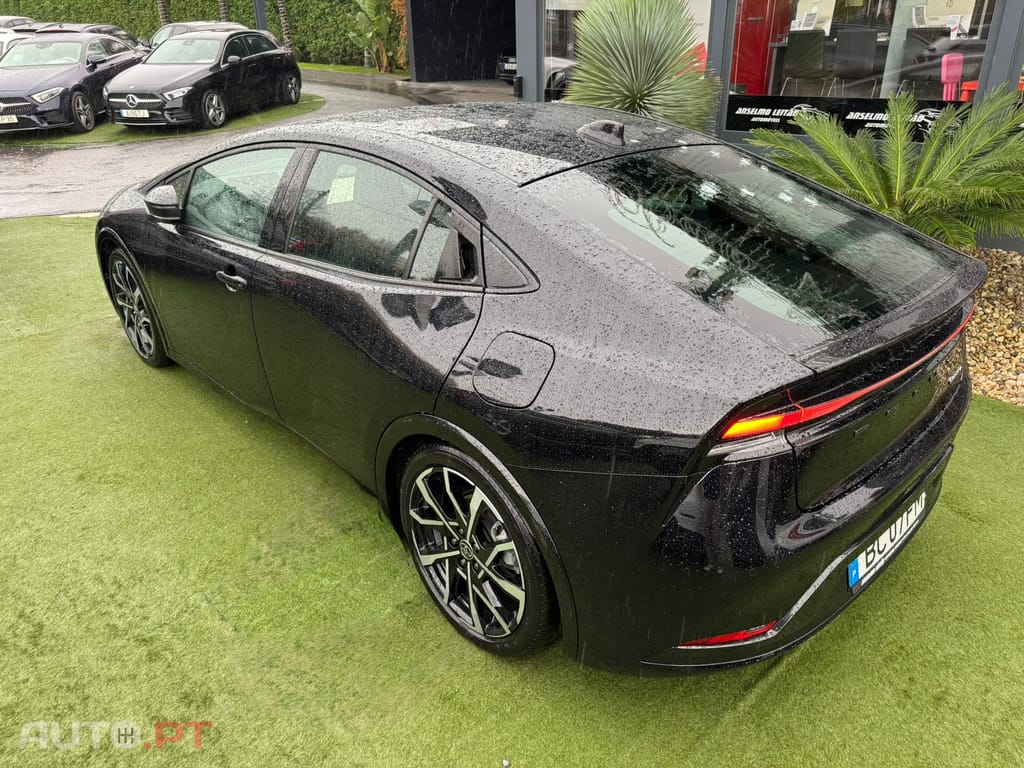 Toyota Prius 2.0 Plug-in Luxury