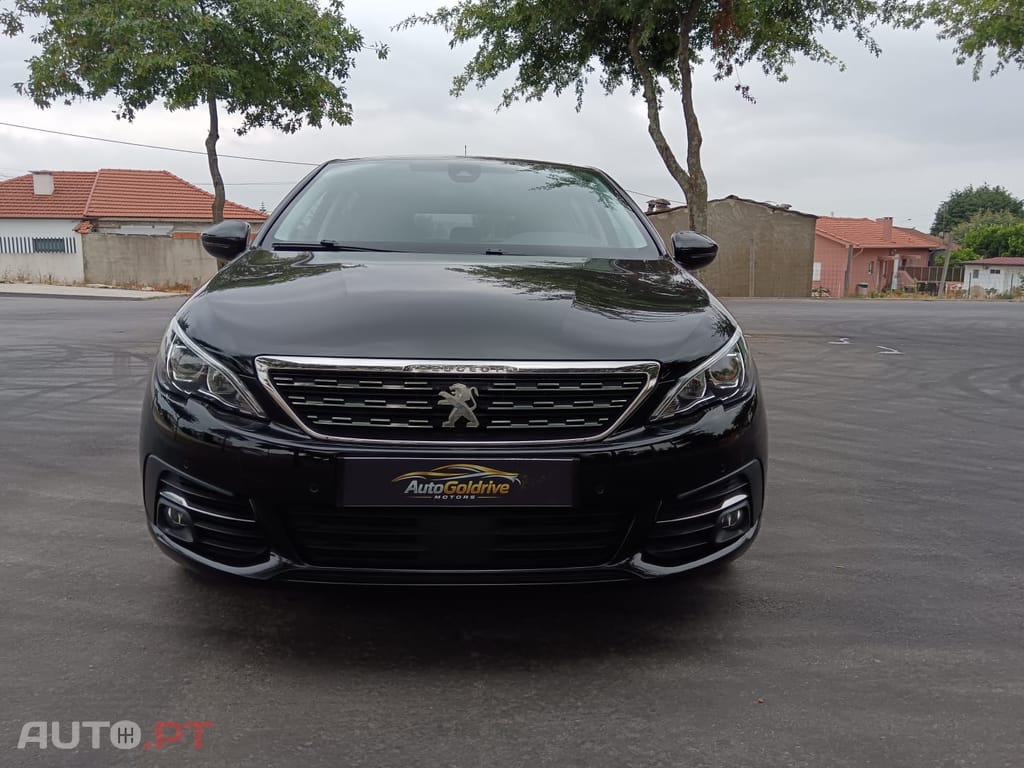 Peugeot 308 1.2 PureTech S&S Road Trip EAT8
