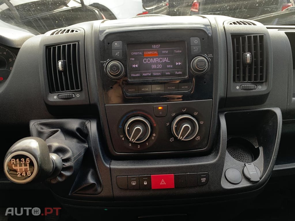 Peugeot Boxer 2.2 BlueHDi 330 L2H2 Premium