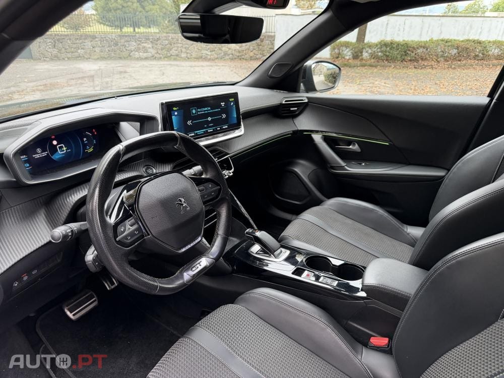 Peugeot E-2008 50 kWh GT