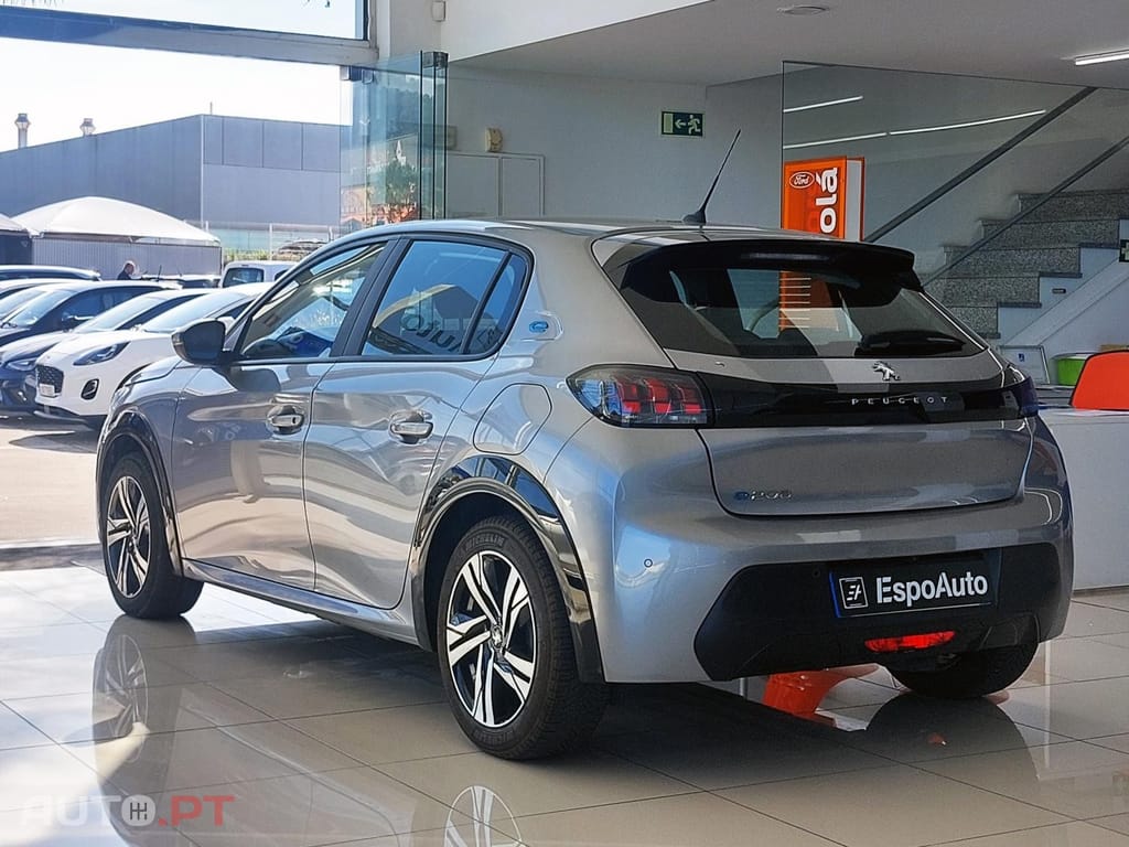 Peugeot E-208 50 kWh Active