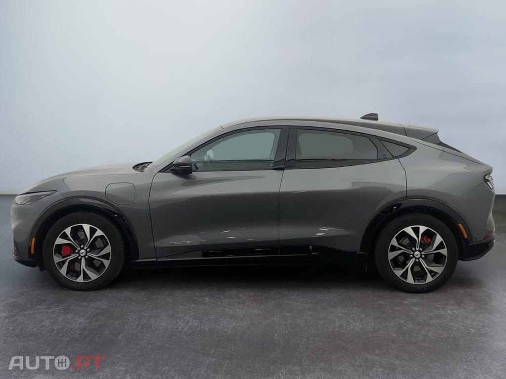 Ford Mustang Mach-E AWD PREMIUM