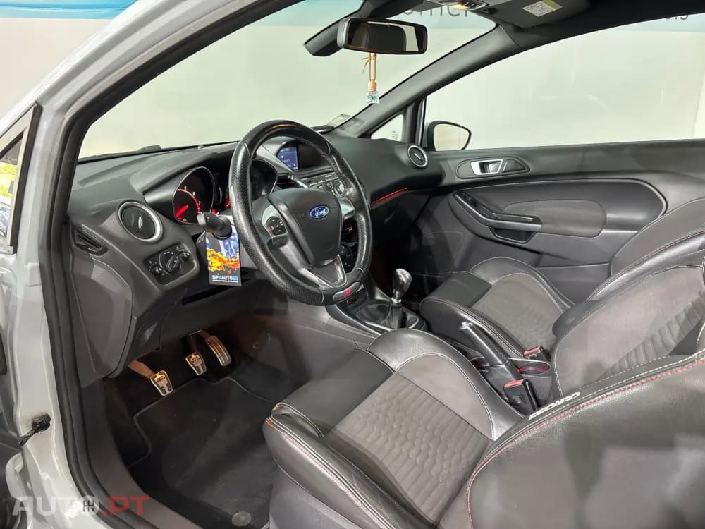 Ford Fiesta 1.6 EcoBoost ST200