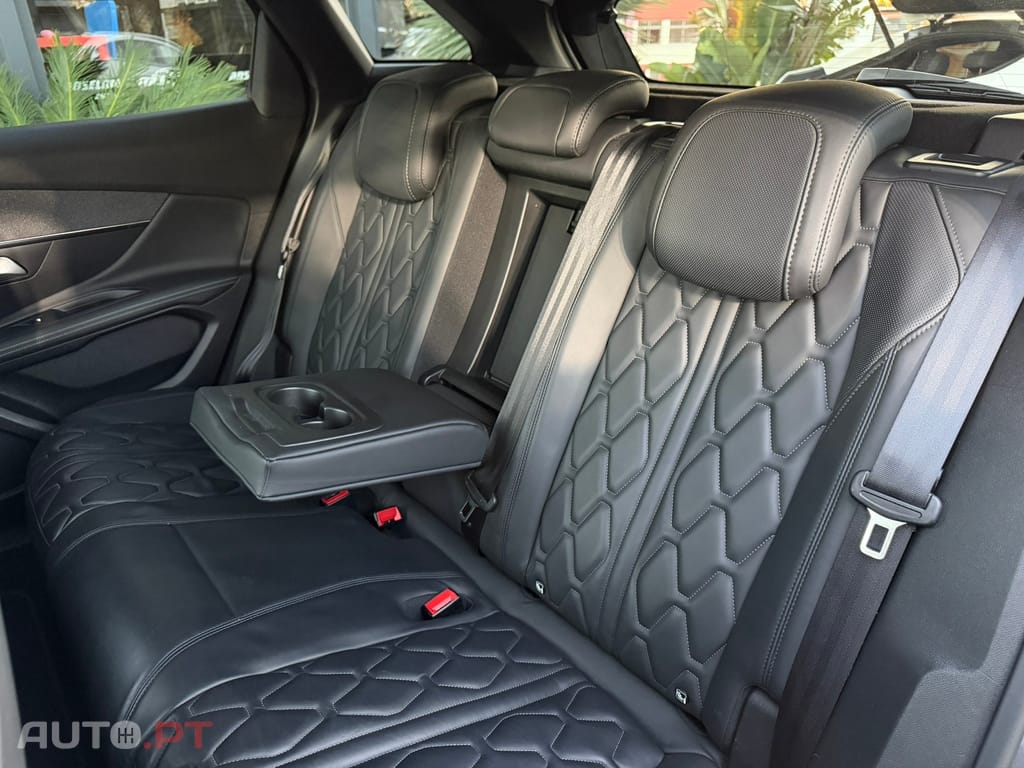 Peugeot 3008 1.6 Hybrid Allure e-EAT8