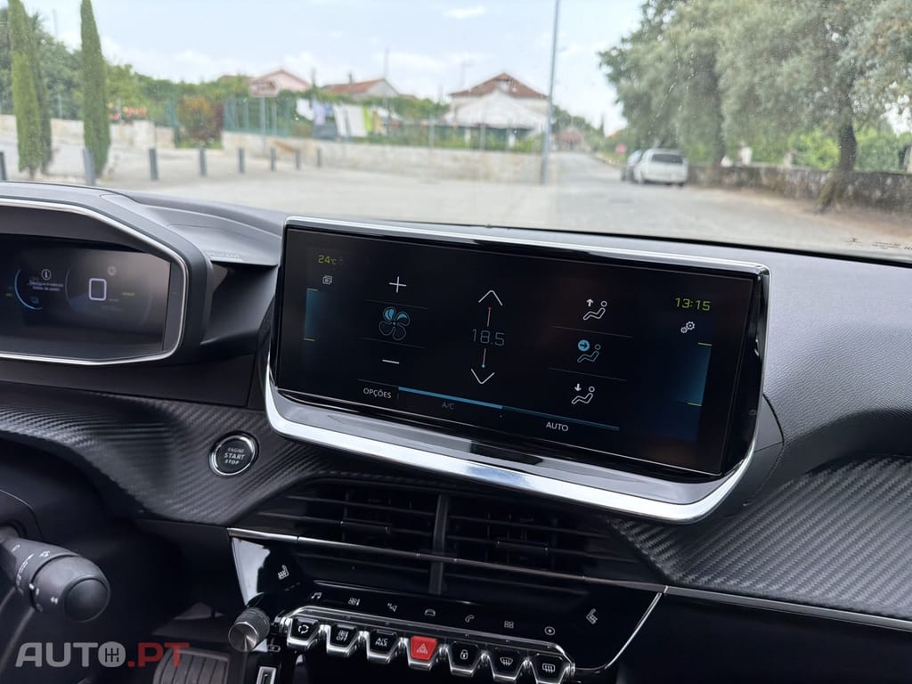 Peugeot E-2008 50 kWh Allure